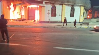 🔥 במהלך מחאות החודש באיראן הוצת מסגד מוסליי בעיר רמסר, סמוך...