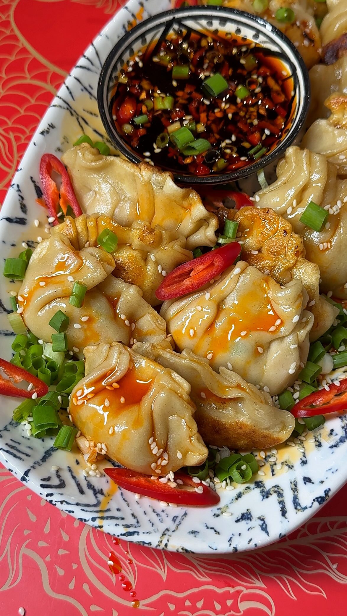 ⁨גיוזה פרגית עם פיצוץ טעמים בפה...