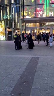 הן גילו מהר מאוד שמשטרת הולנד זאת לא משטרת ישראל...