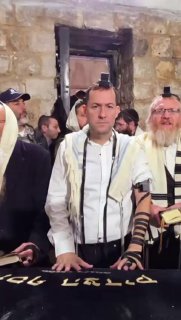 לראשונה מזה 25 שנה: צה״ל אישר, תפילת שחרית בקבר יוסף....