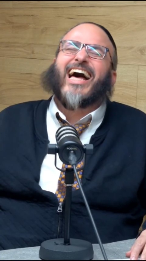 מה המילה העברית לנעשה צעיר יותר? עמי מימון & יהודה מויאל...