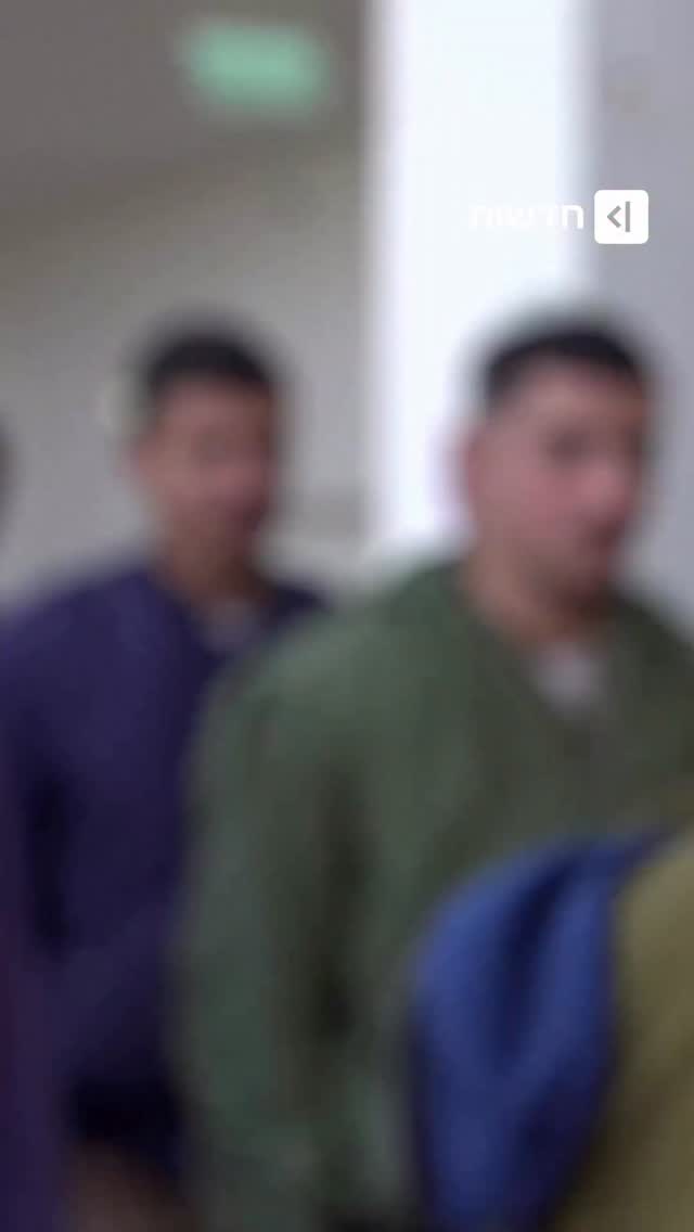 המארחת של כלא 10...