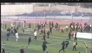 סוריה: מהומות ותקיפה על השופט במהלך משחק כדורגל בין הקבוצות...