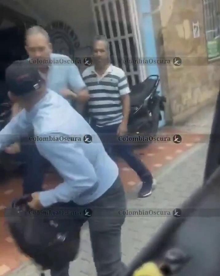 שודד לאור יום נתפס על חם...