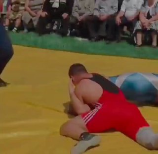 שחרר לי את הנכד מיד! פרזיט!! 😅🤣...