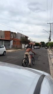 הבחור הזה שנקלע לצרות משום מקום! 😅...