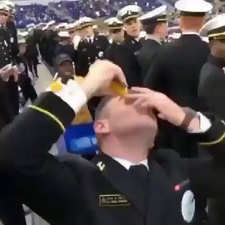 ברור שהוא לא היה מוכן לראות את זה...