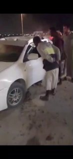 תיעוד ראשוני מהזירה: תקיפה כוונה לעבר רכב בו שהה בכיר...