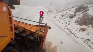 אתר החרמון מעדכן: עקב תנאי מזג האוויר, רכבל המבקרים לא יפעל....