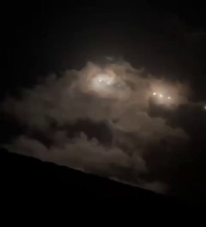 תיעוד מטורף של מטוסי קרב מוציאים נורים מעל דרום לבנון....