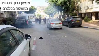 רימונים הלם ואלות פשיטה בבני ברק...