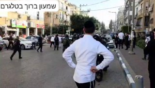 מההפגנות בבני ברק...