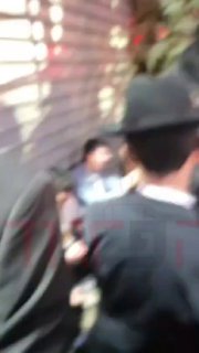 העיתונאים יואלי ברים, דניאל גרובייס, יעקב הרשקוביץ נהנים בבני...