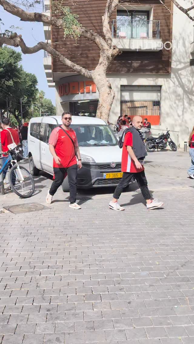 כדורגל ביום שישי זה מדהים, בואו תראו איך הוא נראה ממצלמה של...