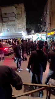 עוד ועוד רימוני הלם בככר השבת...