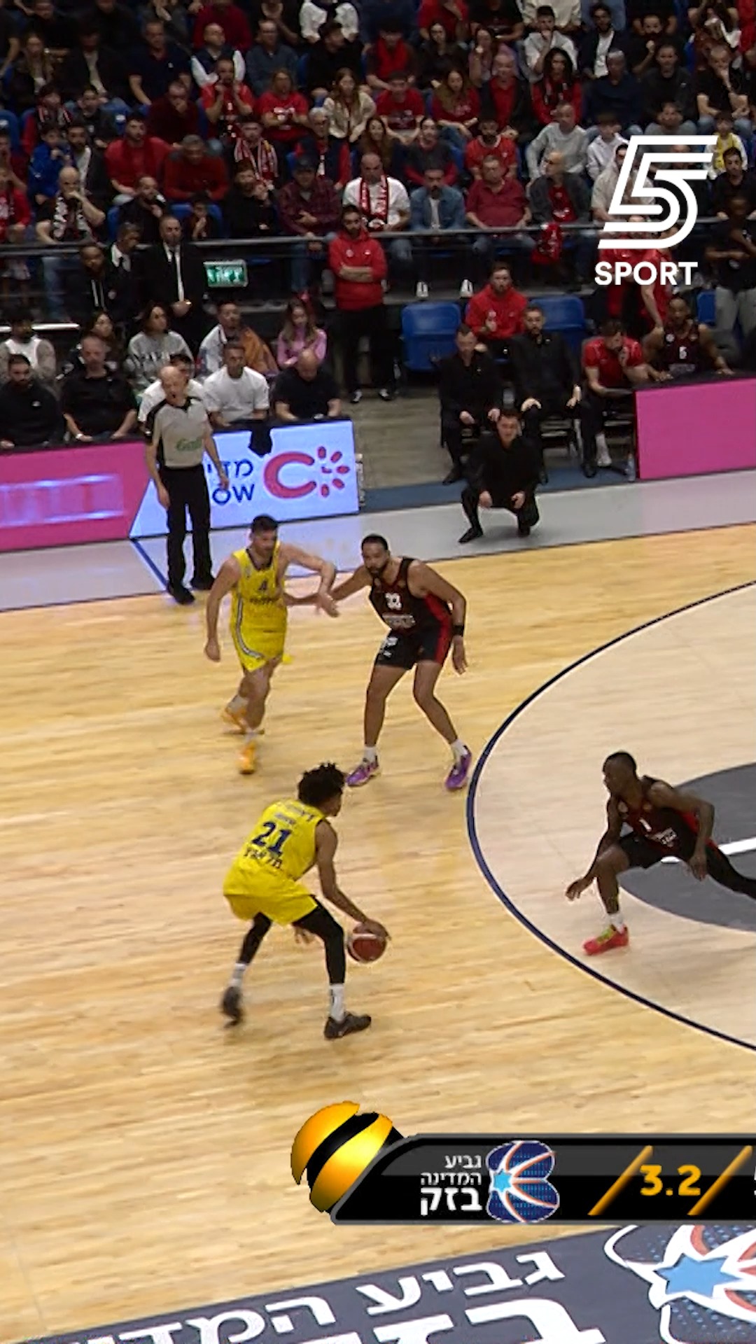 איזה דאנק מטורף של ג'ימי קלארק🤯...