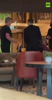 ויטקוף וקושנר עוזבים את המלון כדי להשתתף בשיחות...