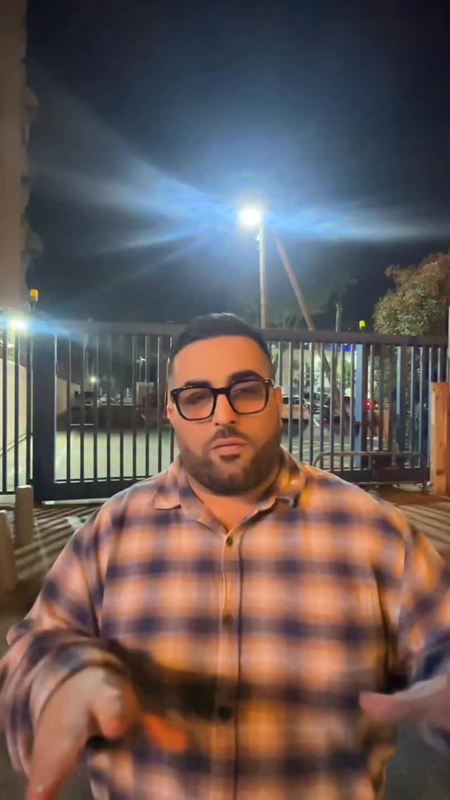 מחוץ תחנת המשטרה ״שכונות״ לאחר שעצרו את פעילי הימין מרדכי דוד...