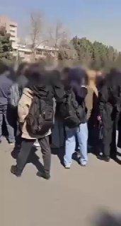 קריאות מוות לחמינאי: תיעוד מאוניברסיטת שהיד בהשתי בטהראן...