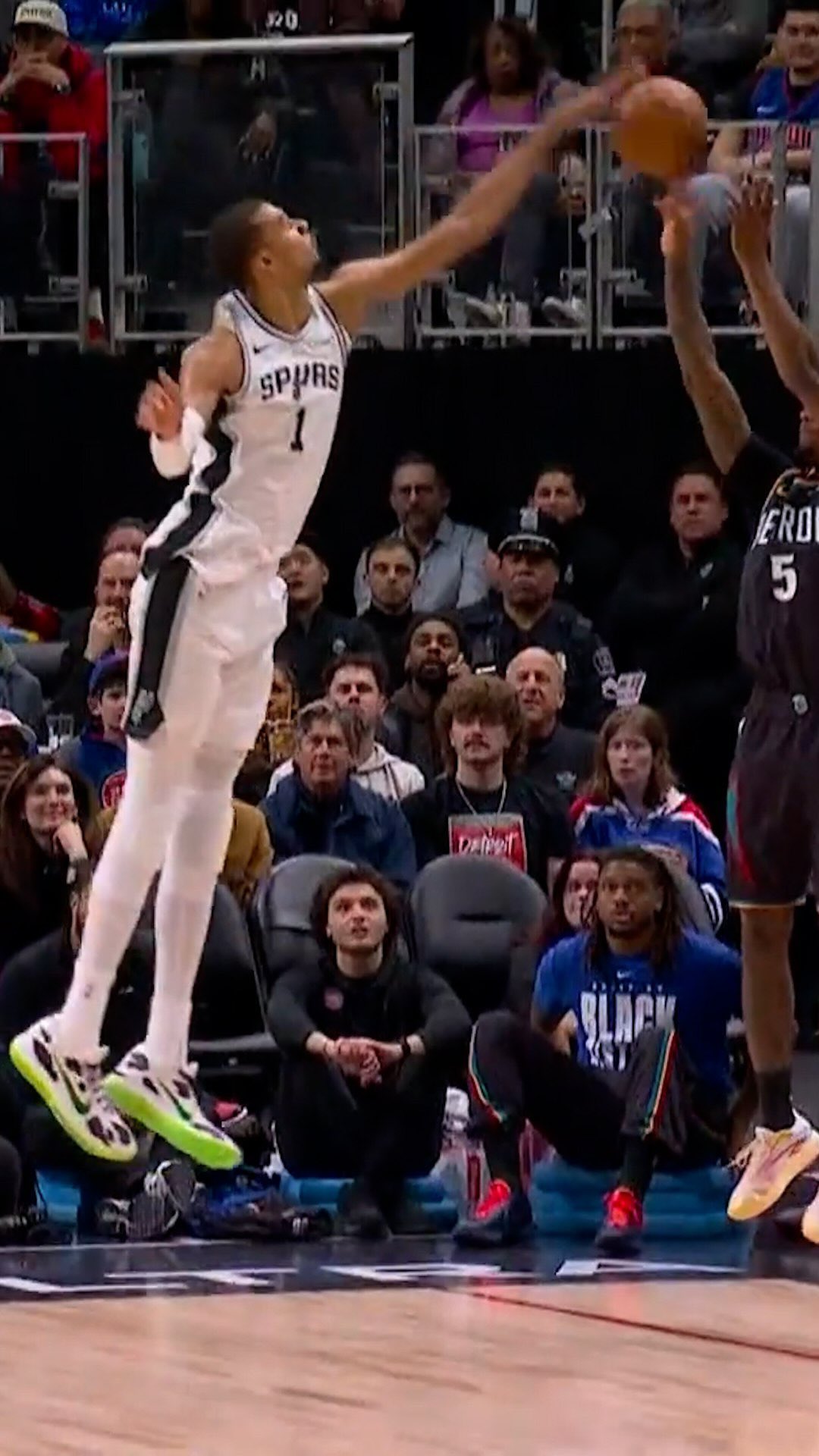 כנראה שאובמה צדק והחייזרים באמת קיימים כי אחרת אין הסבר אחר...