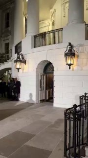 נשיא ארה"ב דונלד טראמפ והגברת הראשונה יוצאים לנאום מצב האומה!...