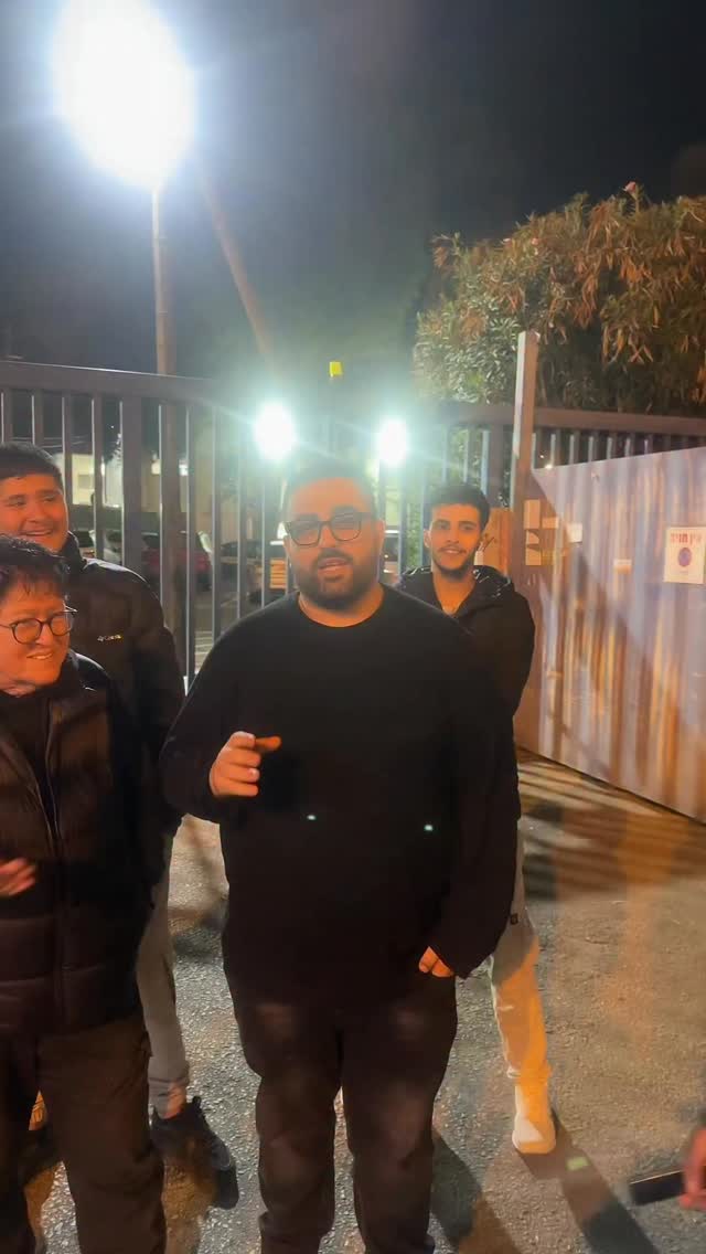 העם קם עלייהם...