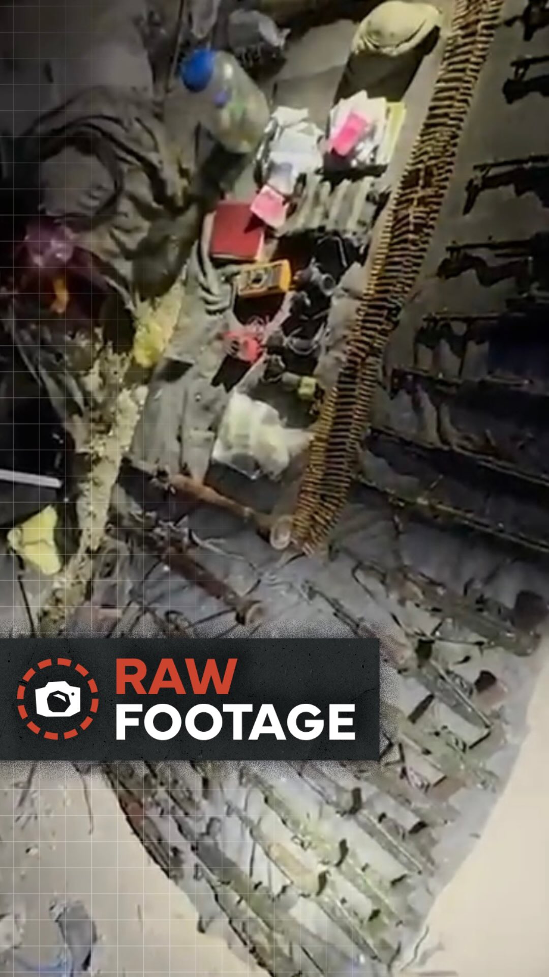 ️חשופים: נתיבי מנהרה תת קרקעיים באורך 5 ק"מ עם כלי נשק בתוך בית...