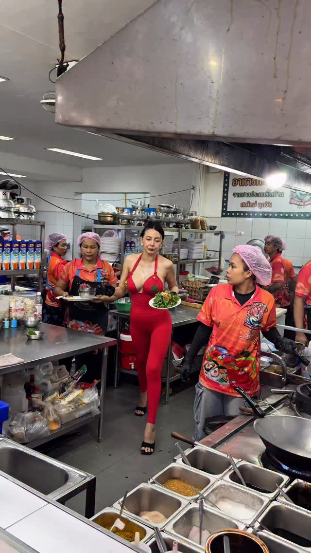 כן,זו "מאדאם הוי" פאטאיה 🐚 🌊...