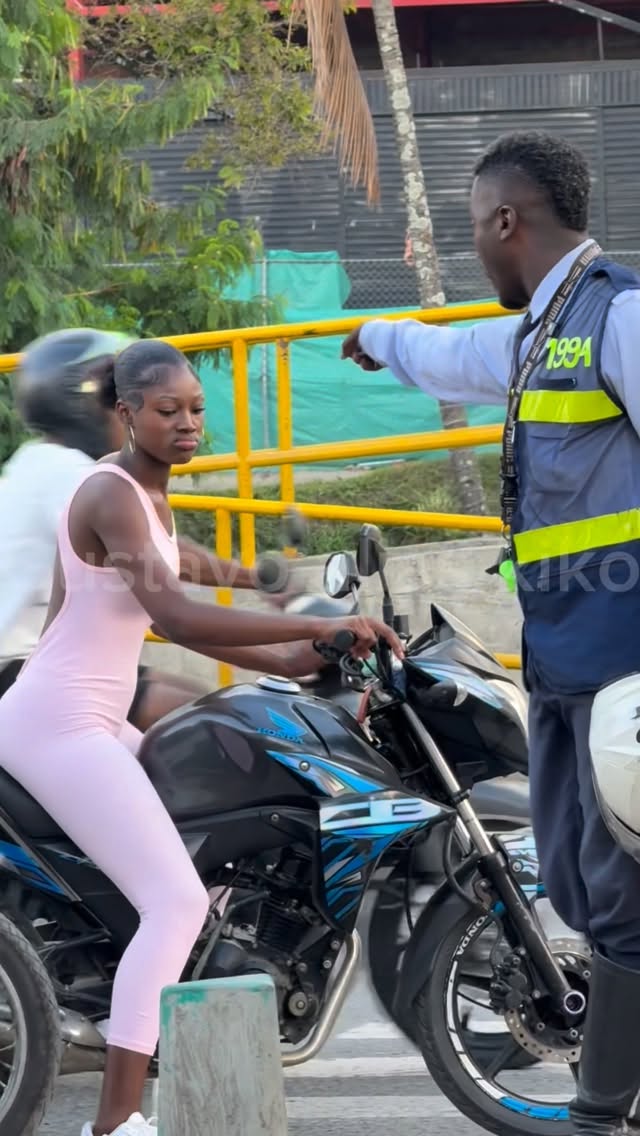 תכבד את הולך הרגל חחחחחח ענקקקקקק...