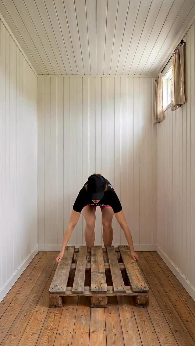 היא בנתה מיטה ממשטחי עץ ישנים 😮❤️👏🏻...