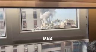 פגיעה במתחמים ממשלתיים באיראן...