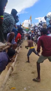 זה לא חוקי לחיות בהודו מעל גיל 40....