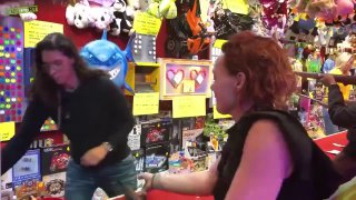 הבטיחות נותקה מהצ'אט. אם אתה שם אקדח (אם כי פנאומטי) בידיו של...