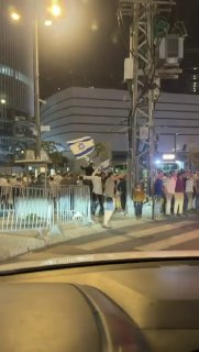 תראו מה קורה ליד קריה חגיגות בתל אביב....