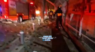 אחת מזירות הנפילה במרכז...