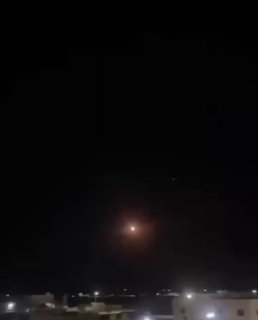 תיעוד: טיל בליסטי איראני פוגע במטרה בירדן....