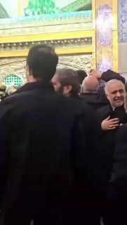 הרגע בו הוכרז מותו של ח'אמנהאי במקדש האימאם רזה...