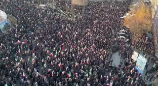 ובהמשך לזה, המשטר האירני מוציא רבבות מהעם לרחובות בדרישה...