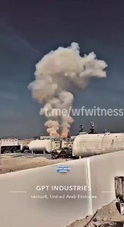 תיעוד עשן סמיך העולה מאזור תעשייתי בדובאי בעקבות תקיפות...