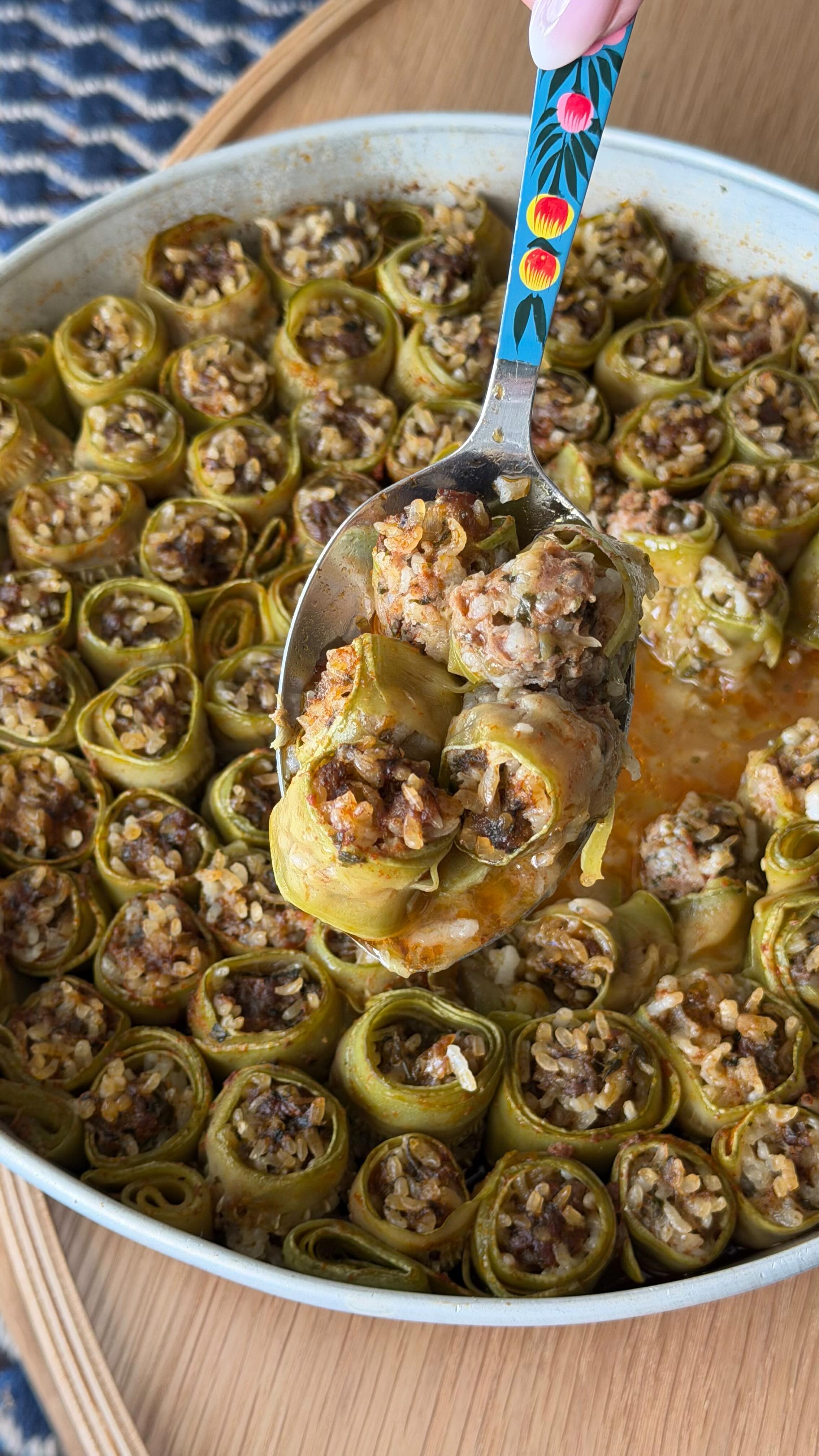 גלגלי קישואים ממולאים בבשר ואורז. בחיי אחד הטעימים שהכנתי....