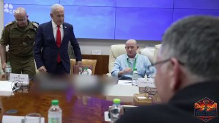 הבכירים מוחאים כפיים אמש בהתייעצות ביטחונית...