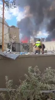 תיעוד מזירת הנפילה בבית שמש - צוותי מד״א מעניקים טיפול רפואי...