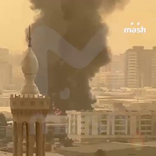 תיעוד | כטב"מ איראני פגע במרכז מסחרי בשארג'ה שבאמירויות...