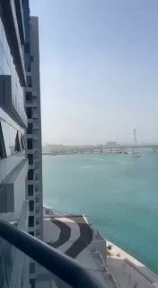 איראן מפציצה את הבסיס הצבאי הימי של צרפת באבו דאבי....