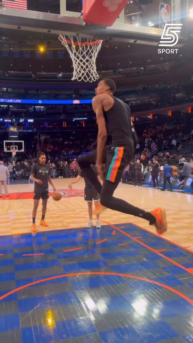 וומבי אמר שהוא יום אחד יהיה בתחרות ההטבעות, כרגע יש לו עוד...