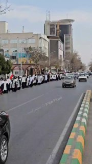 משהד: מה שערוצים איראנים מכנים "נשות המהמפה" צועדות בסימני אבל...