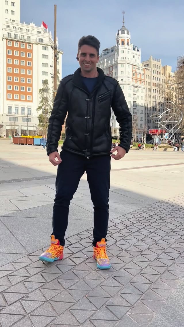 ריקוד רובוט מטורף/ אספניה 🇪🇸 🕺🤣...