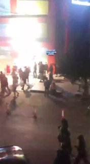 ‏אלפים נמלטים מרובע הדאחייה בביירות...