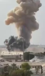 תיעוד מהתקיפות האיראניות על מתקני ארה''ב בכווית...