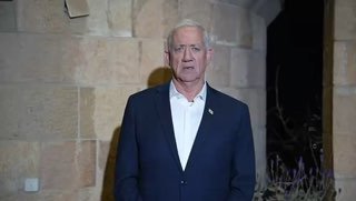 גנץ אחרי פגישת עדכון עם נתניהו: ...